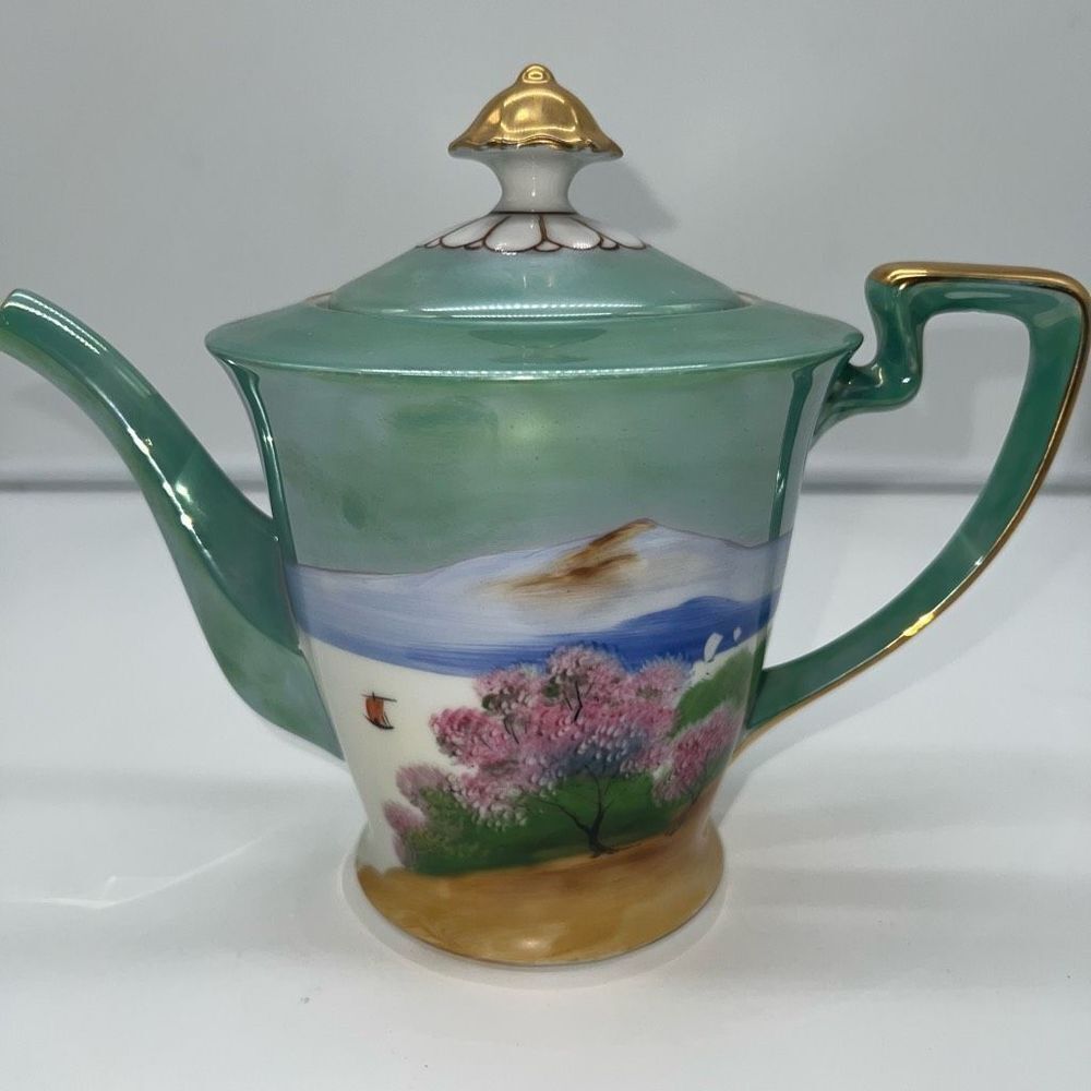 Vintage Lusterware Hand Painted Teapot‎